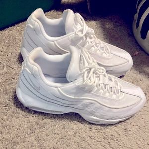 USED Nike Air Maxes (11US Mens)